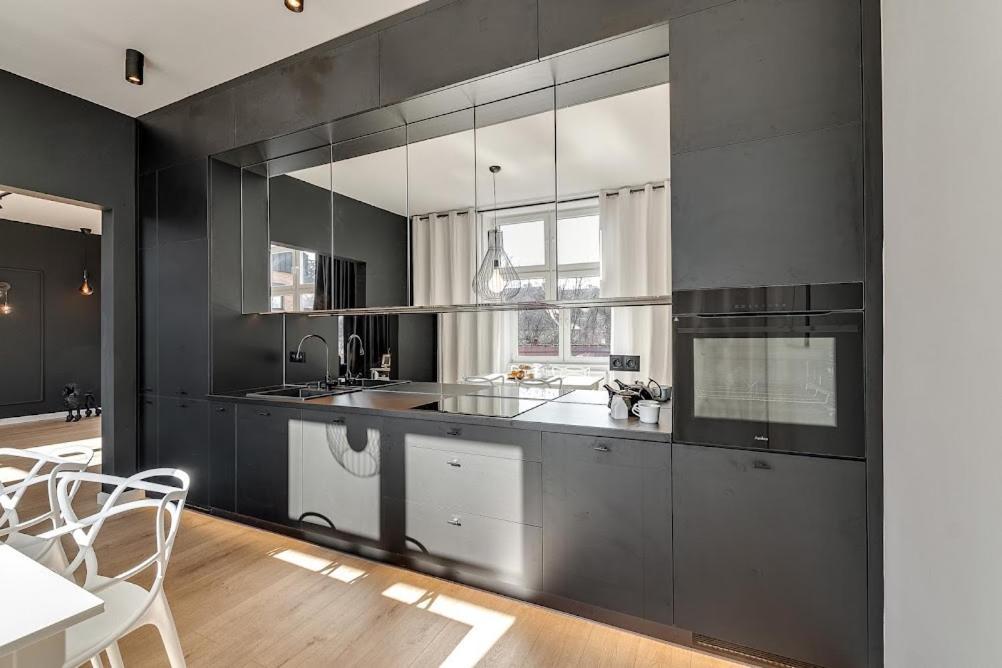 Jan III Sobieski - Luksusowy Apartament L Z Darmowym Prywatnym Parkingiem กลีวิตเซ ภายนอก รูปภาพ
